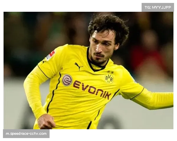 多特蒙德后卫安东伤愈复出,有望回归比赛名单 多特蒙德后卫安东伤愈复出,有望回归比赛名单